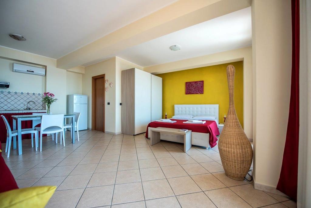 B&B La Sirena Santa Teresa Di Riva Exterior photo